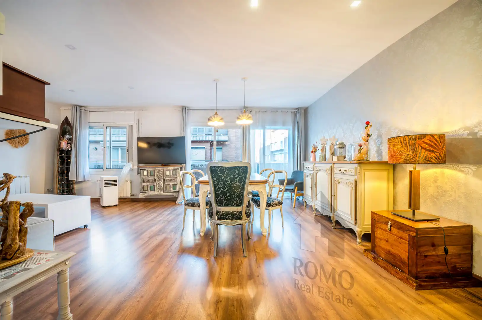 Vista exterior de Piso en venta en Santa Perpètua de Mogoda con Calefacción, Parquet y Terraza