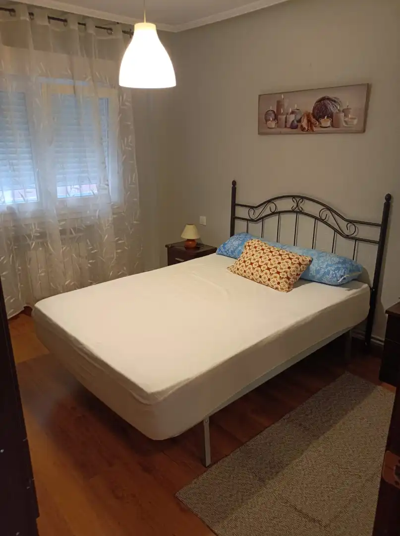 Bedroom of Flat for rent in Oviedo   with Heating, Furnished and Oven