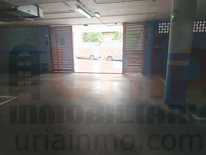 Parking de Piso en venta en Oviedo  con Calefacción, Amueblado y Horno