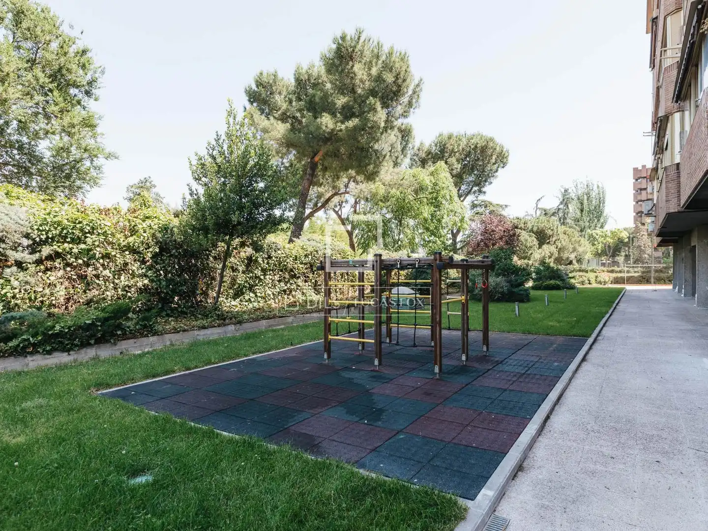Garden of Flat for rent in Madrid  with Air Conditioner, Heating and Private garden
