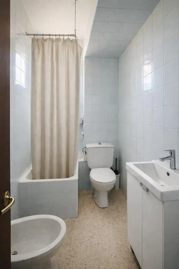 Badezimmer von Wohnung zum Verkauf in Barcelona mit Heizung