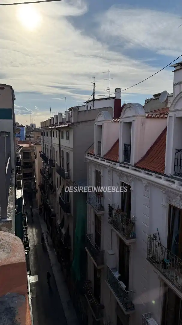 Vista exterior de Pis en venda en Valencia amb Balcó