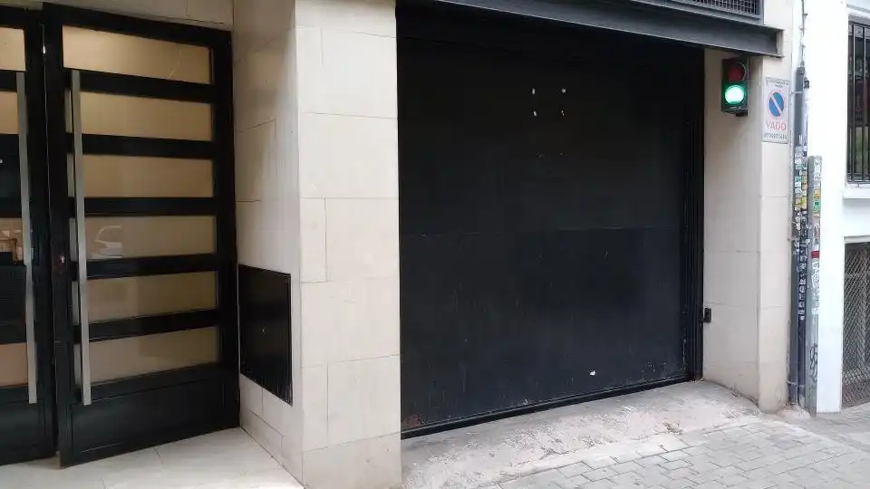 Garaje de alquiler en Calle de Galileo, 48, Arapiles