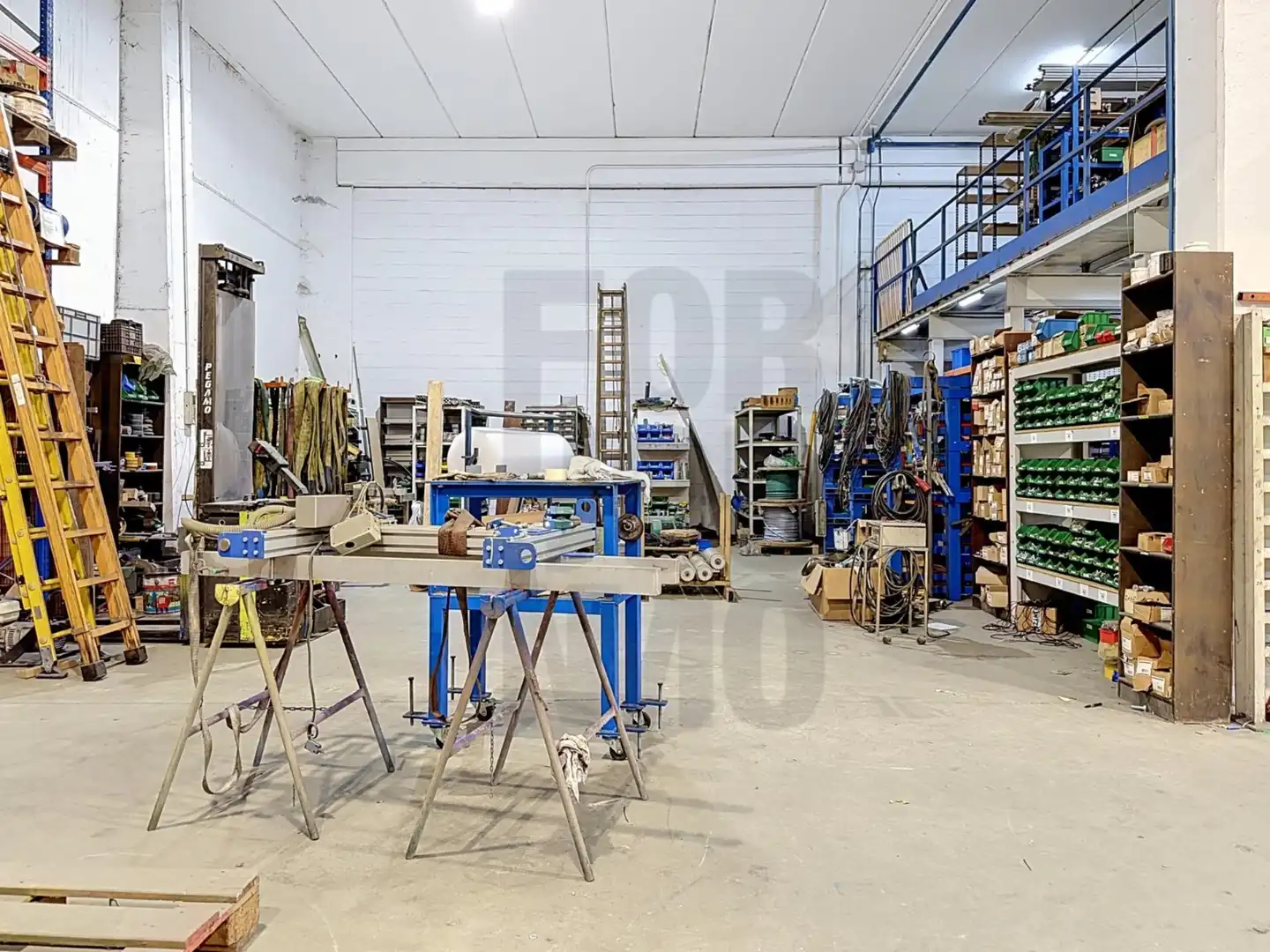 Industrial buildings for sale in Segura