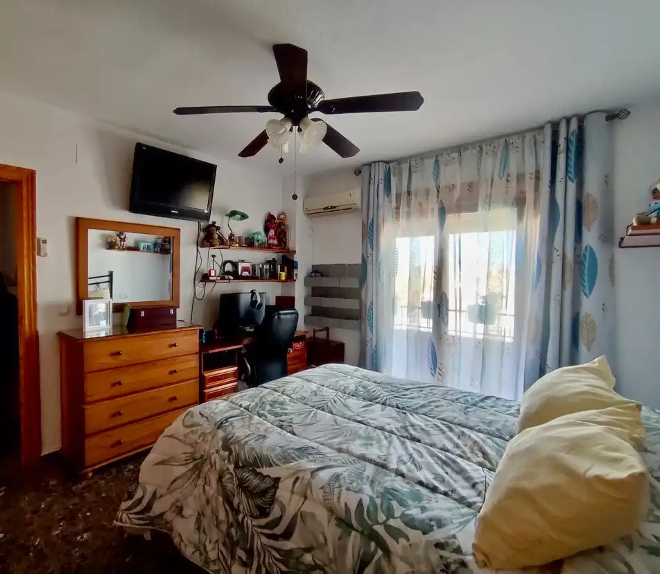 Dormitori de Casa adosada en venda en Vegas del Genil amb Aire condicionat, Moblat i Balcó