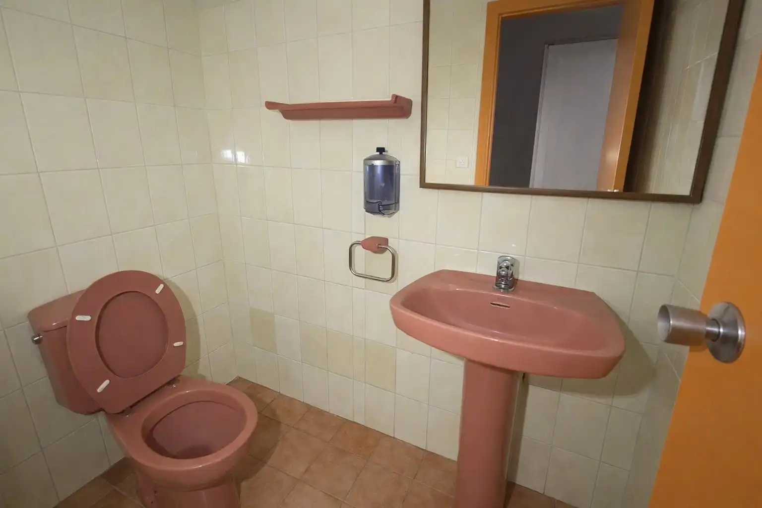 Local comercial en venda a Cerdanyola, imagen 9