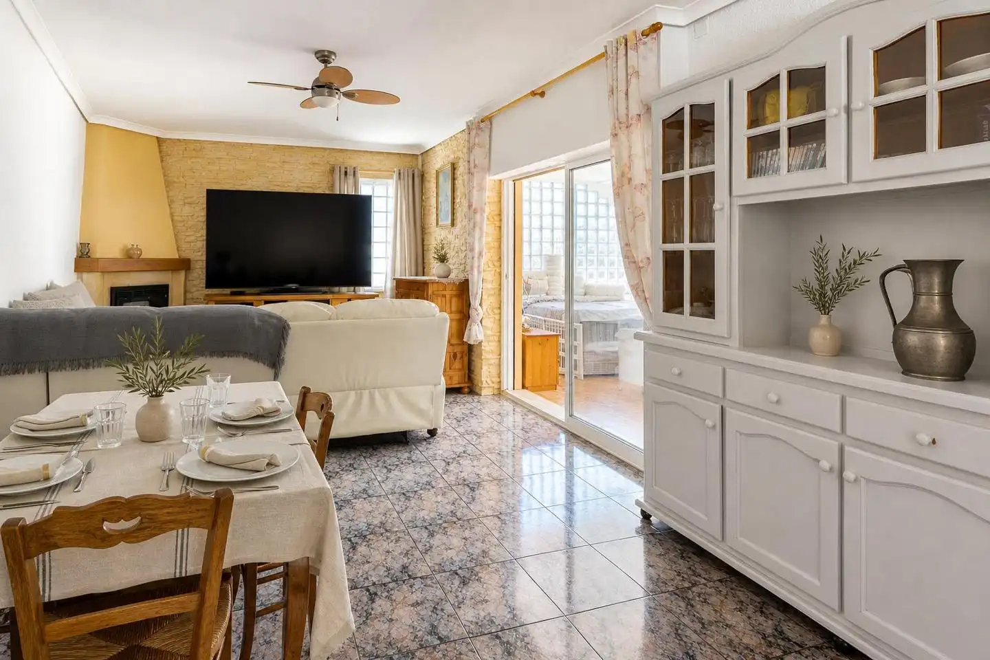 Living room of Houses for sale in Elche / Elx  with Air Conditioner, Private garden and Terrace