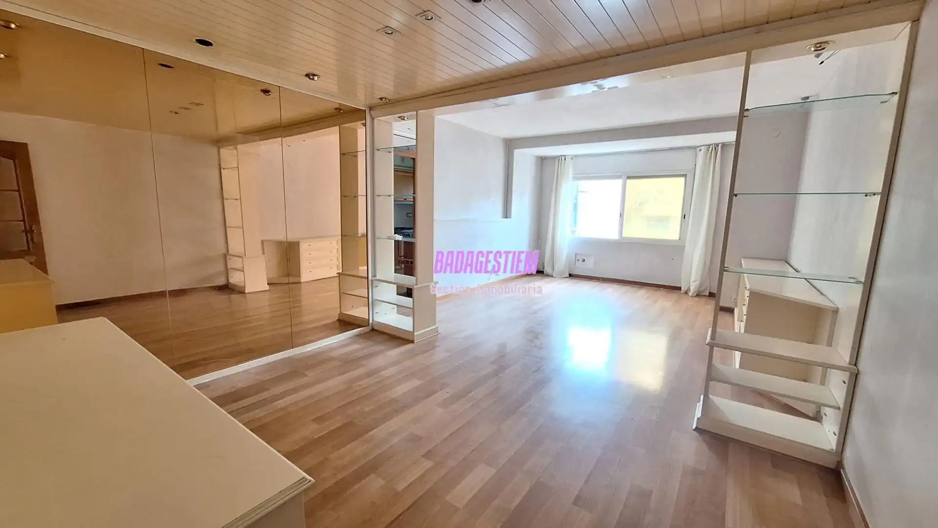 Sala d'estar de Pis en venda en Badalona amb Aire condicionat, Calefacció i Balcó