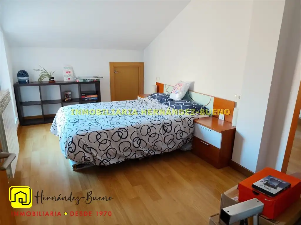 Habitación de Piso en venta en Moriscos con Calefacción y Terraza