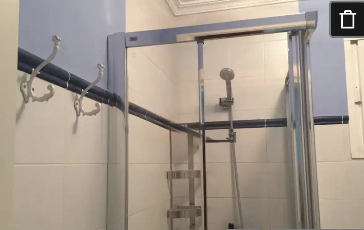 Baño de Piso para compartir en San Roque con Jardín privado, Parquet y Terraza
