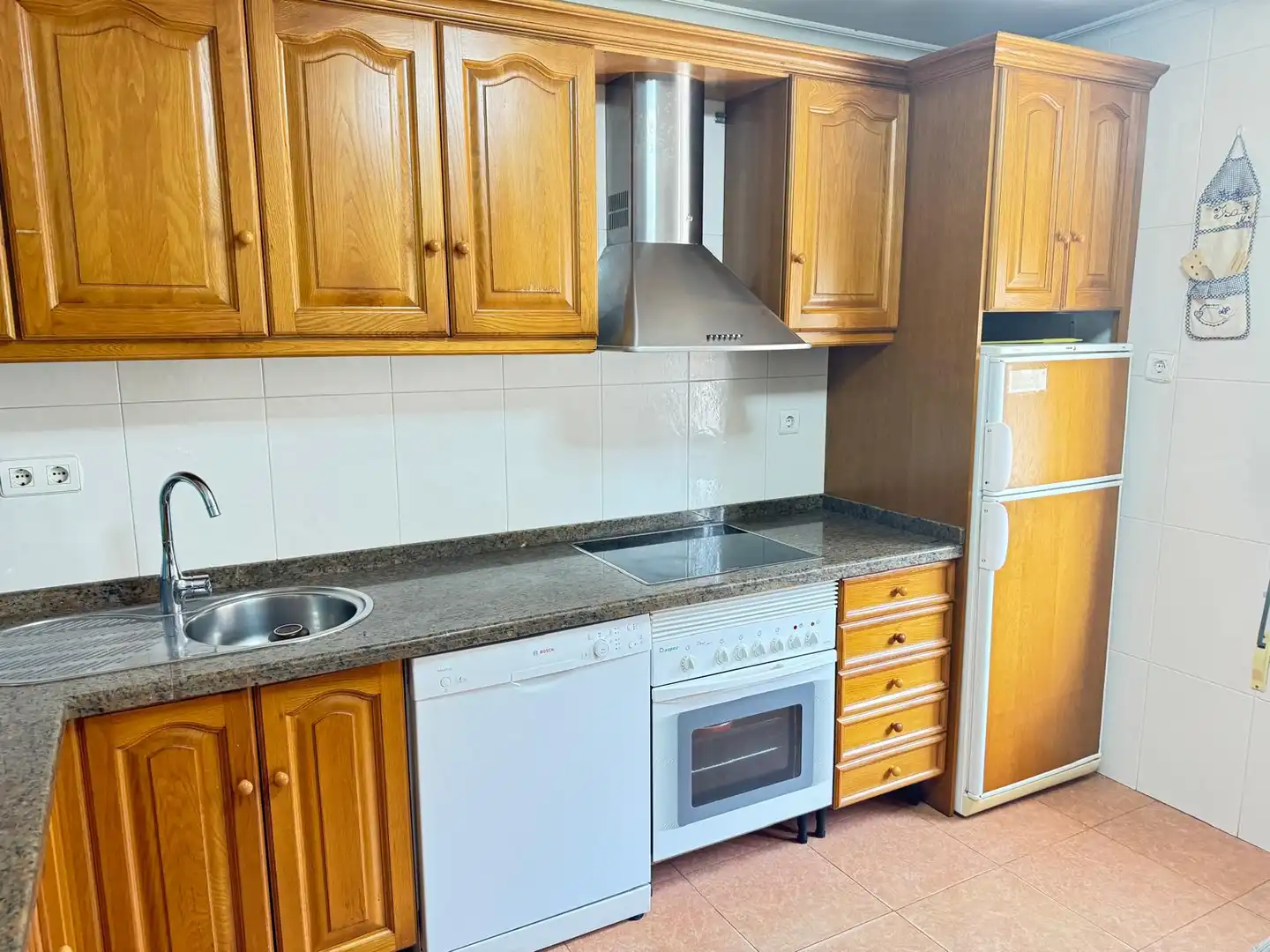 Cuina de Casa o xalet en venda en Urdiales del Páramo amb Calefacció, Traster i Internet