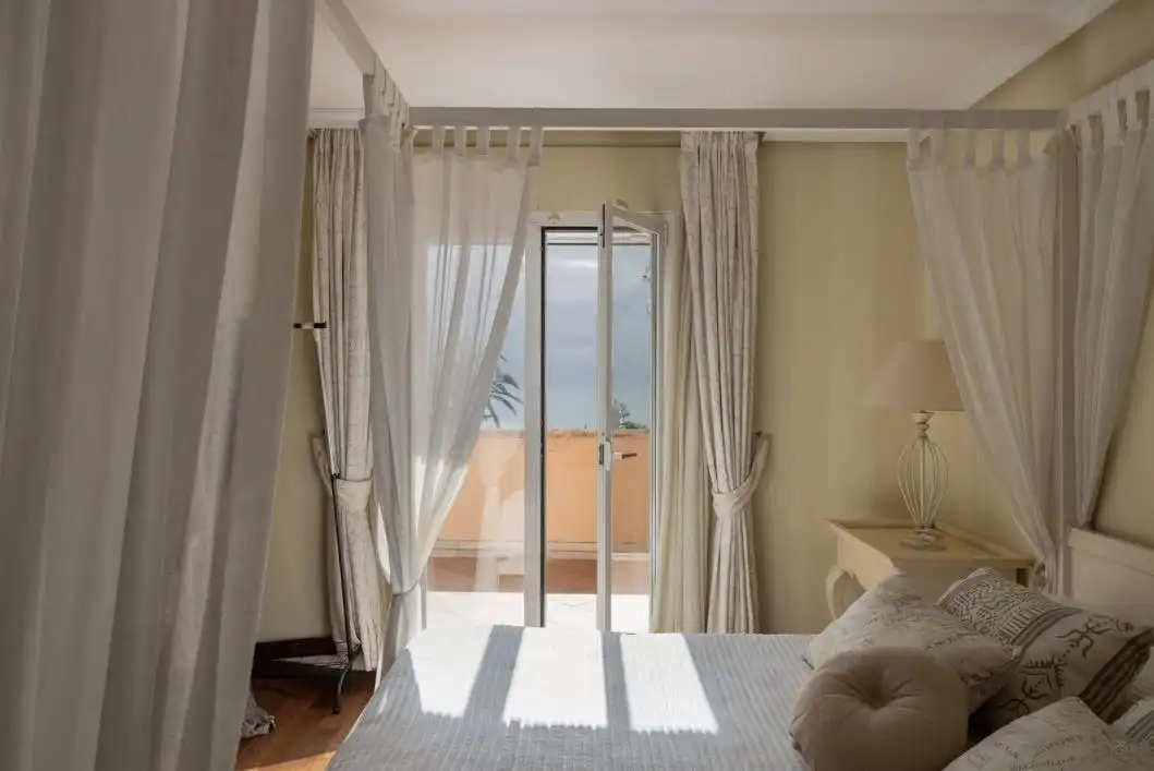Dormitori de Casa o xalet en venda en Estepona amb Aire condicionat, Terrassa i Traster