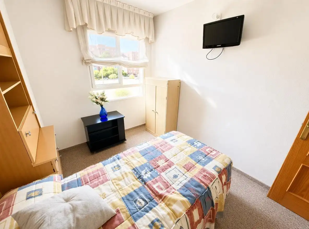 Habitación de Piso en venta en Alicante / Alacant con Aire acondicionado, Calefacción y Trastero