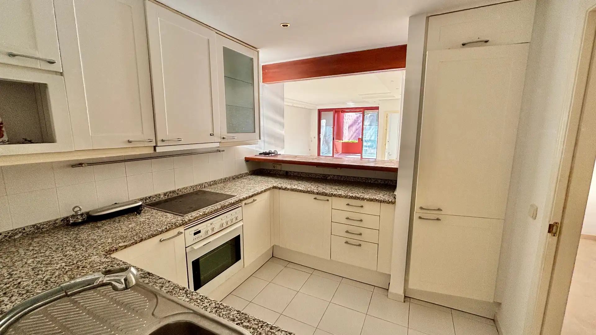 Kitchen of Flat for sale in Estepona  with Air Conditioner, Heating and Terrace