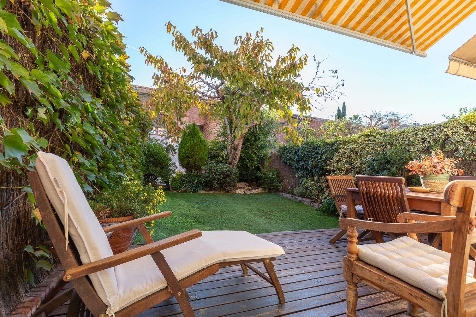 Garden of Single-family semi-detached for sale in Sant Cugat del Vallès  with Air Conditioner, Heating and Terrace