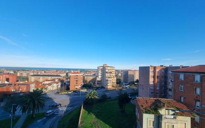 Vista exterior de Pis en venda en Santander