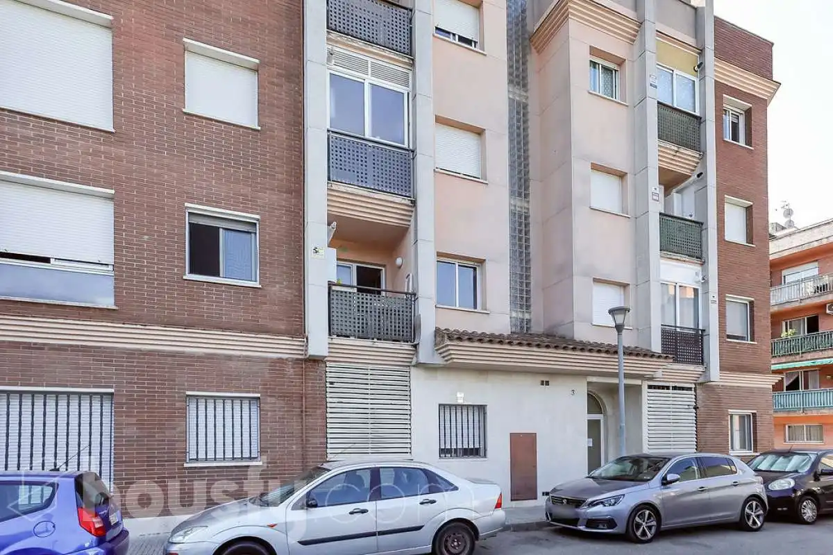 Außenansicht von Wohnung zum Verkauf in Tordera mit Klimaanlage, Heizung und Terrasse