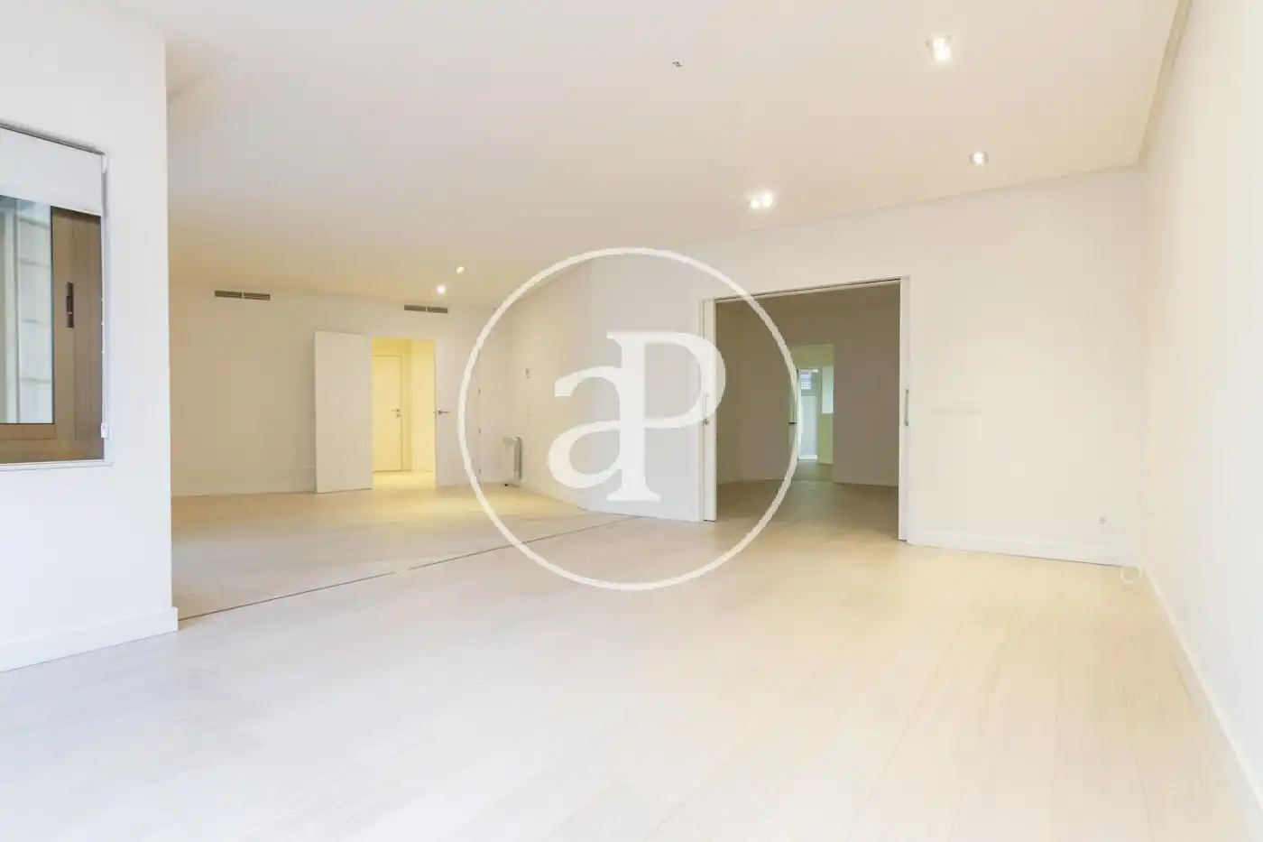 Sala de estar de Piso de alquiler en Madrid con Aire acondicionado, Calefacción y Jardín privado