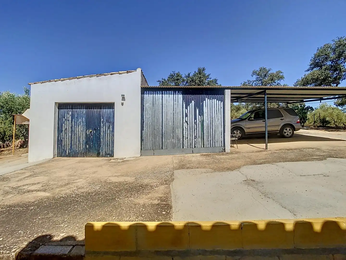 Exterior view of Houses for sale in Adamuz  with Air Conditioner, Heating and Private garden