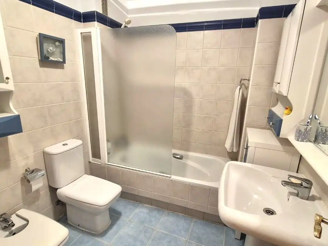 Bathroom of Flat for sale in Caño Argales 