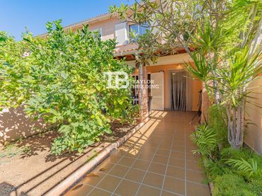 Adosado con jardín en venta en de Blanes