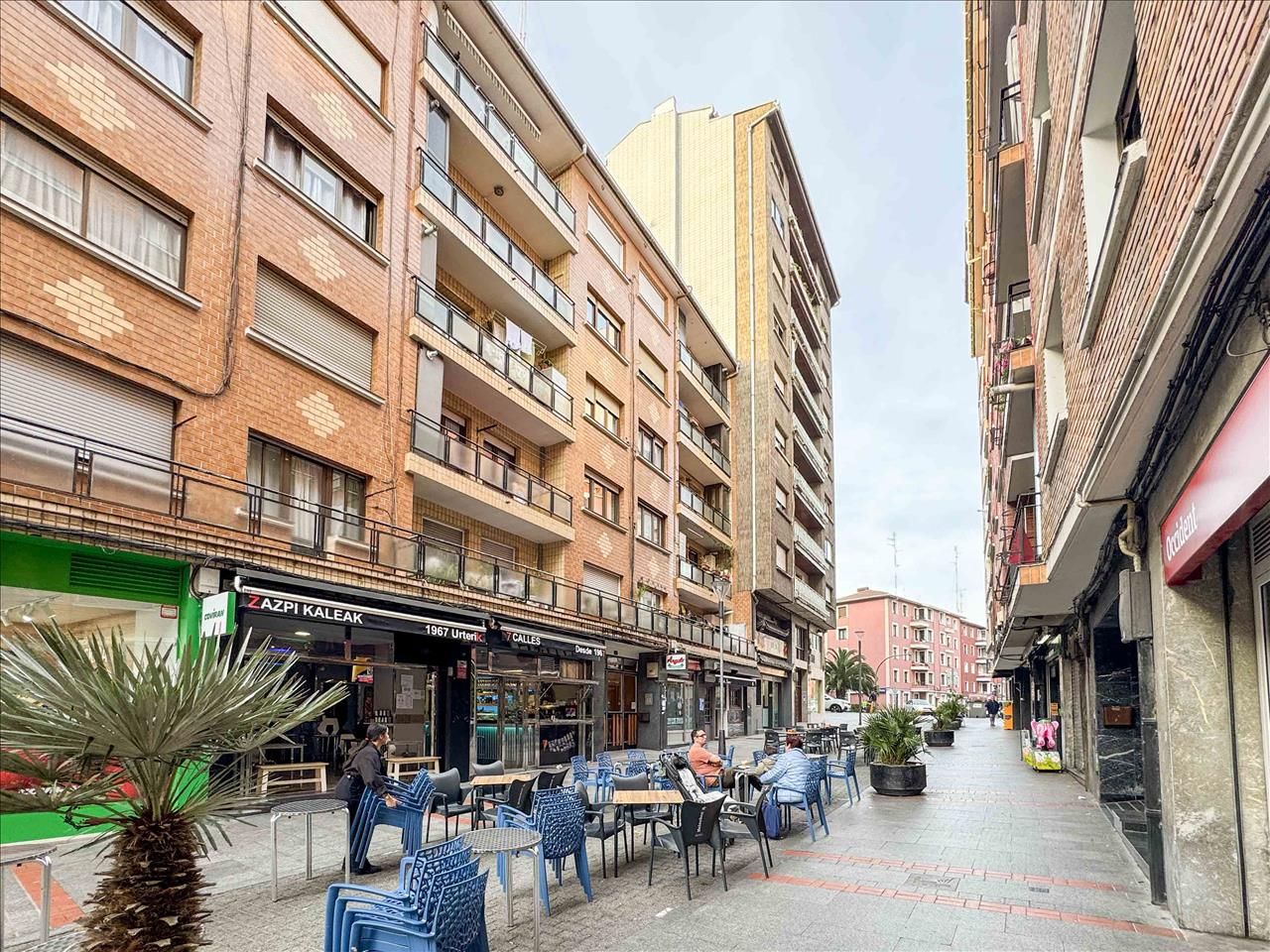 Außenansicht von Wohnungen zum Verkauf in Basauri 