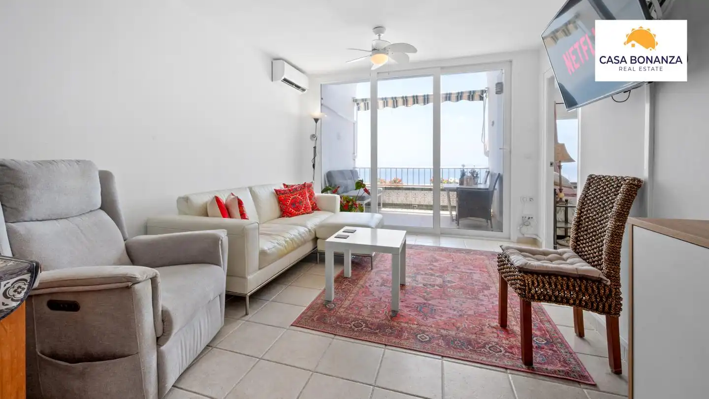 Sala d'estar de Apartament en venda en Almuñécar amb Aire condicionat, Terrassa i Traster