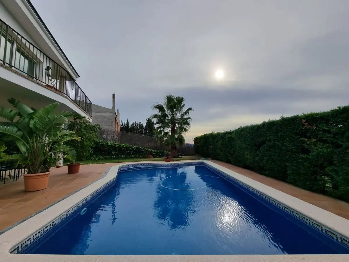 Piscina de Casa o xalet en venda en Caldes de Montbui amb Aire condicionat, Calefacció i Terrassa