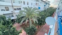 Exterior view of Flat for sale in Dos Hermanas  with Air Conditioner and Balcony