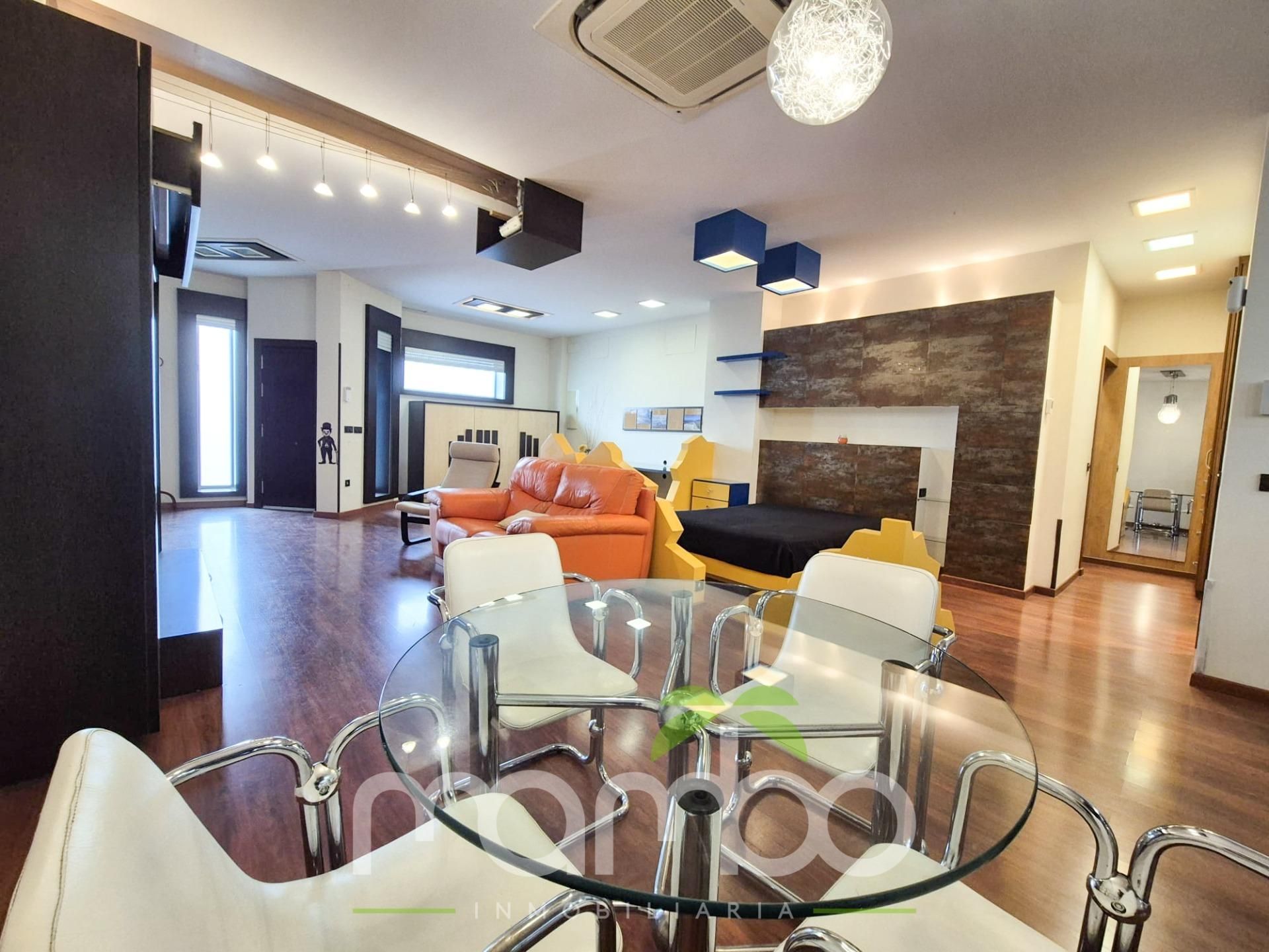 Sala d'estar de Loft en venda en Vélez-Málaga amb Aire condicionat i Alarma