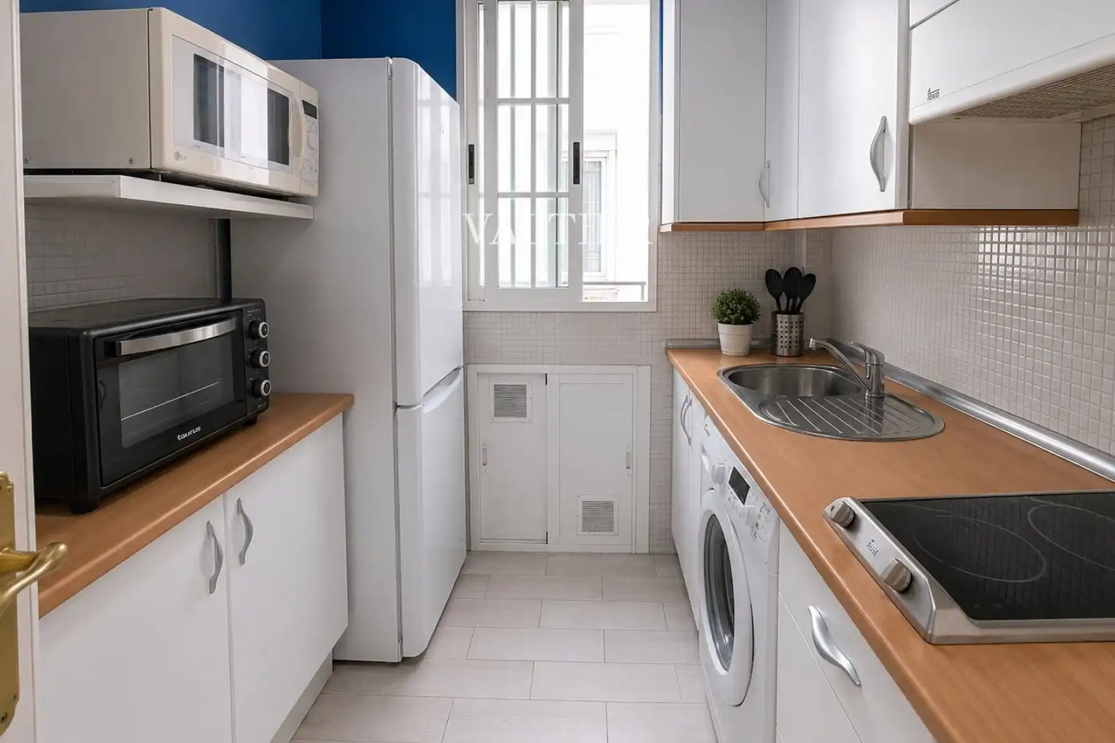 Kitchen of Flat for rent in Madrid  with Storage room and Furnished