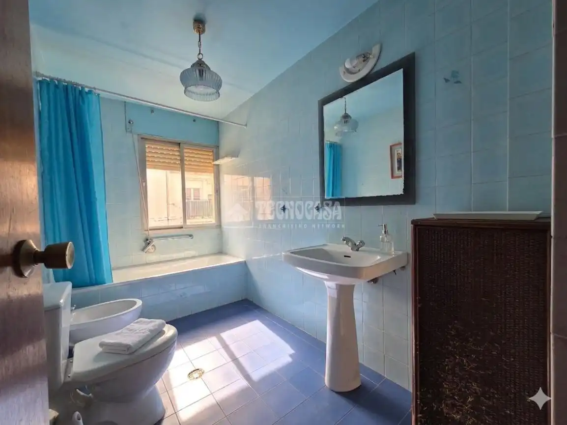 Bathroom of Detached homes for sale in Velilla de San Antonio  with Heating, Private garden and Terrace
