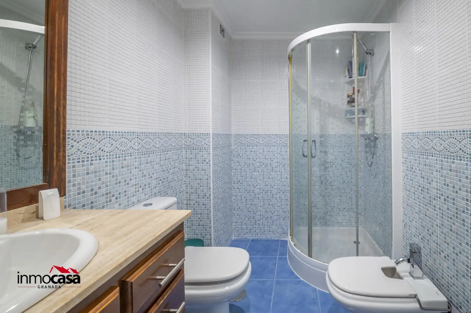 Baño de Piso en venta en Maracena con Aire acondicionado y Amueblado