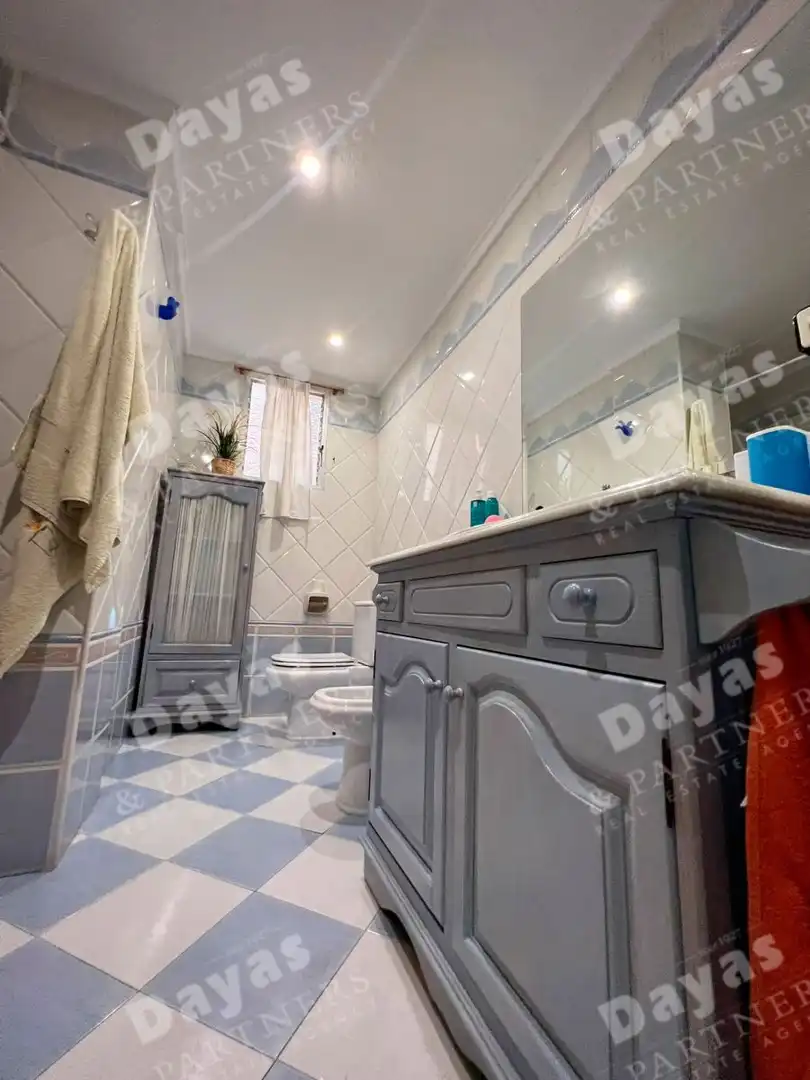Bathroom of Flat for sale in Torrevieja  with Terrace and Furnished