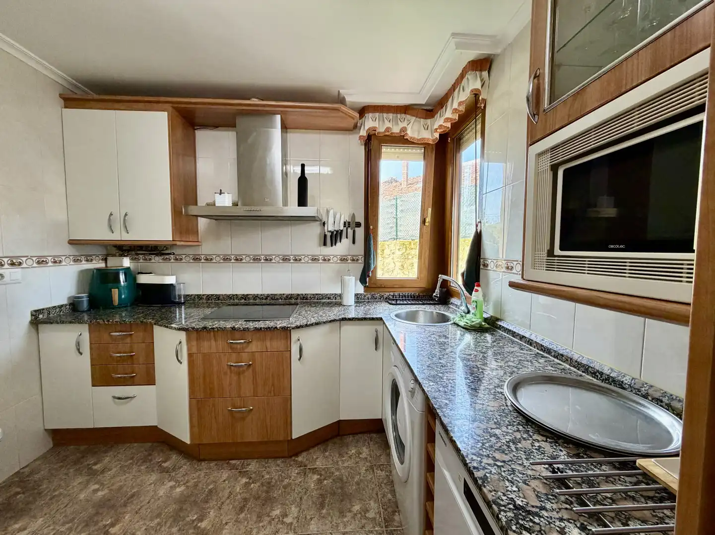 Cocina de Casa adosada en venta en Penagos con Calefacción, Jardín privado y Terraza
