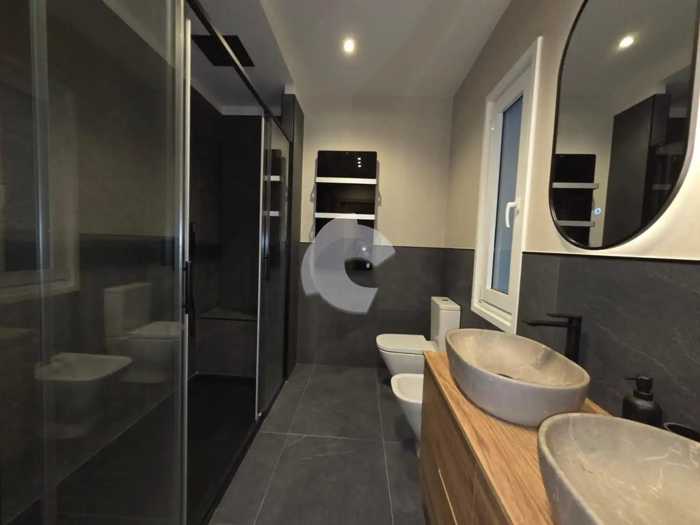 Badezimmer von Wohnung zum Verkauf in Vigo  mit Heizung und Möbliert