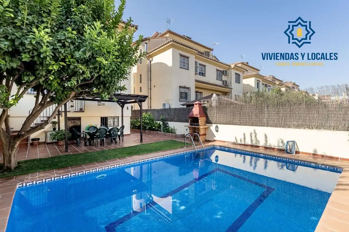 Abitazione con piscina in vendita a Calle CARLOS CANO (HI), imagen 2