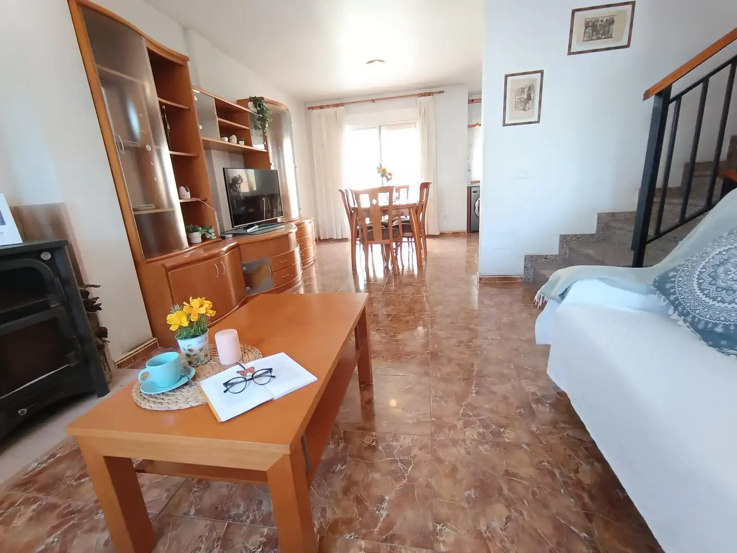 Wohnzimmer von Einfamilien-Reihenhaus zum Verkauf in Ulea mit Klimaanlage, Heizung und Terrasse