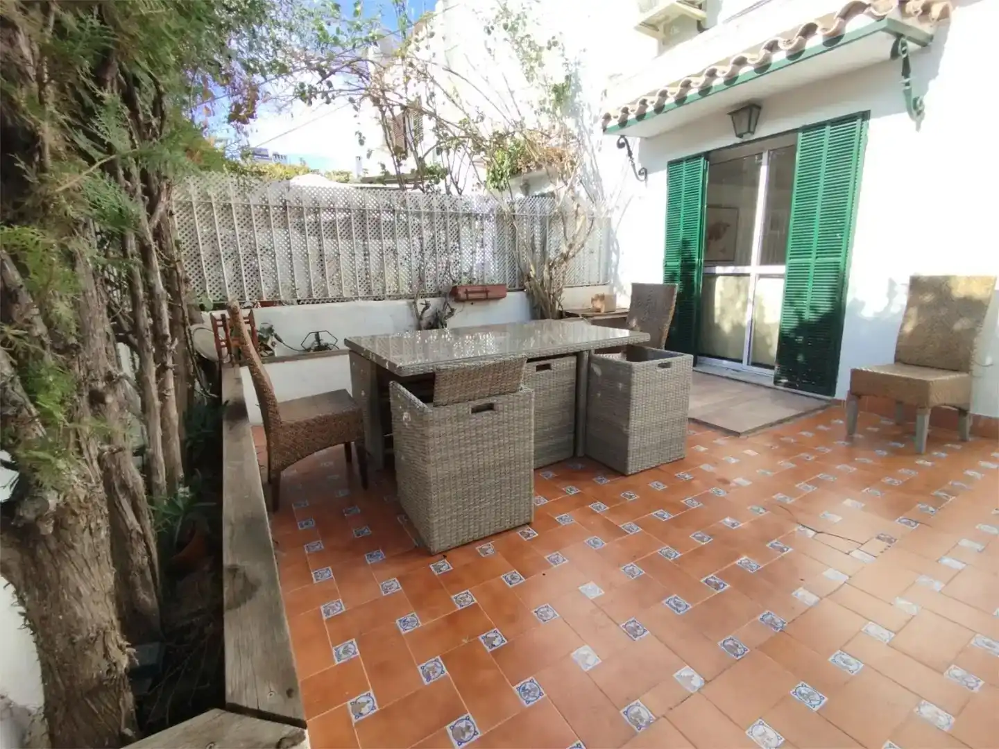 Terrassa de Casa adosada en venda en Tomares amb Aire condicionat i Piscina