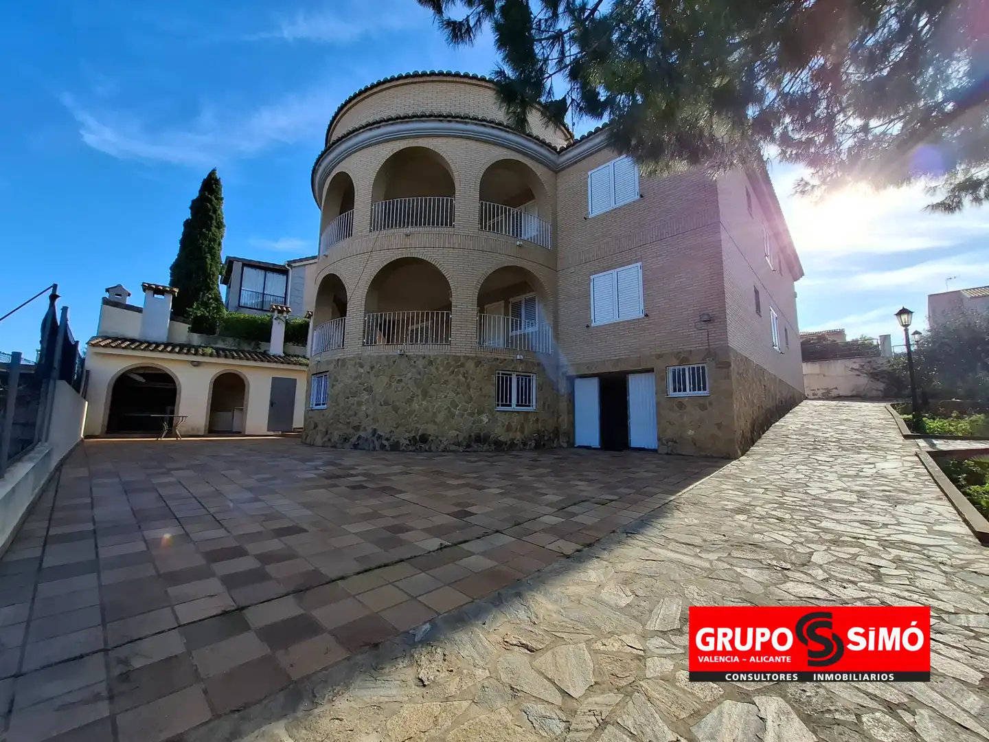 Villa avec terrasse à vendre à Urbanització Pla de les Clotxes 117
