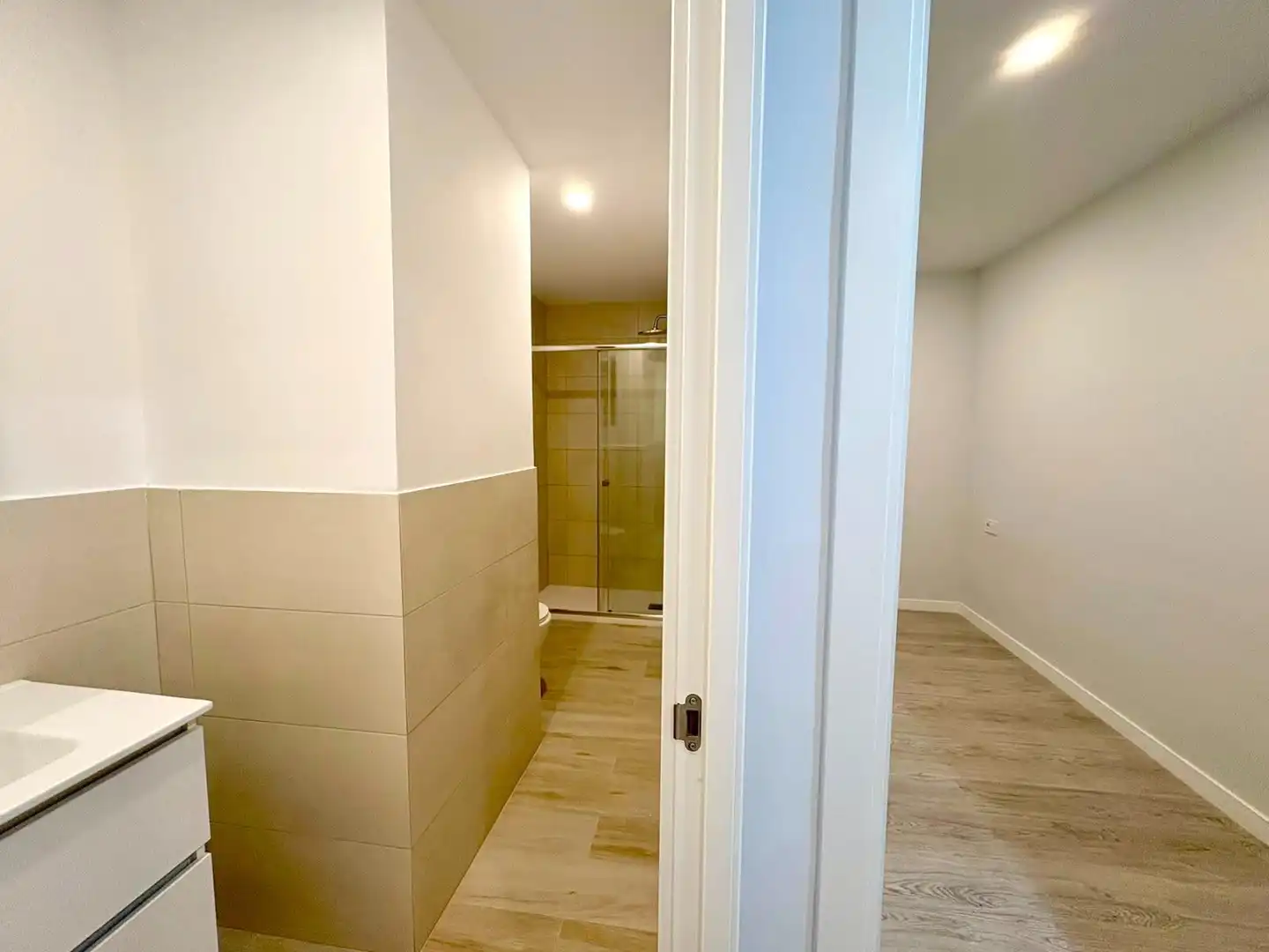 Bathroom of Flat for sale in Barcelona  with Air Conditioner, Heating and Parquet flooring