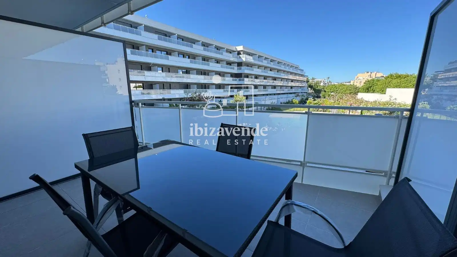 Vista exterior de Pis de lloguer en Eivissa amb Aire condicionat, Terrassa i Piscina