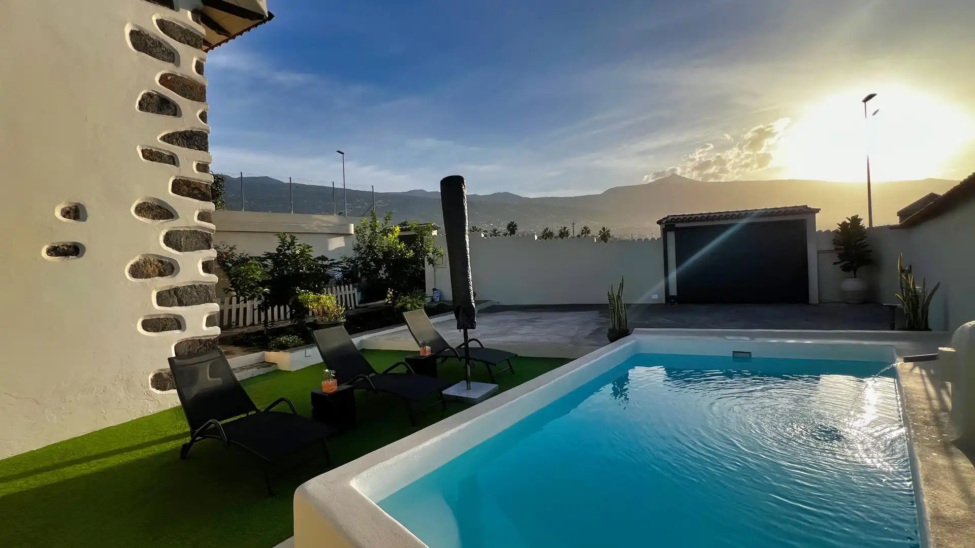Swimming pool of Houses for sale in La Orotava  with Parquet flooring, Terrace and Storage room