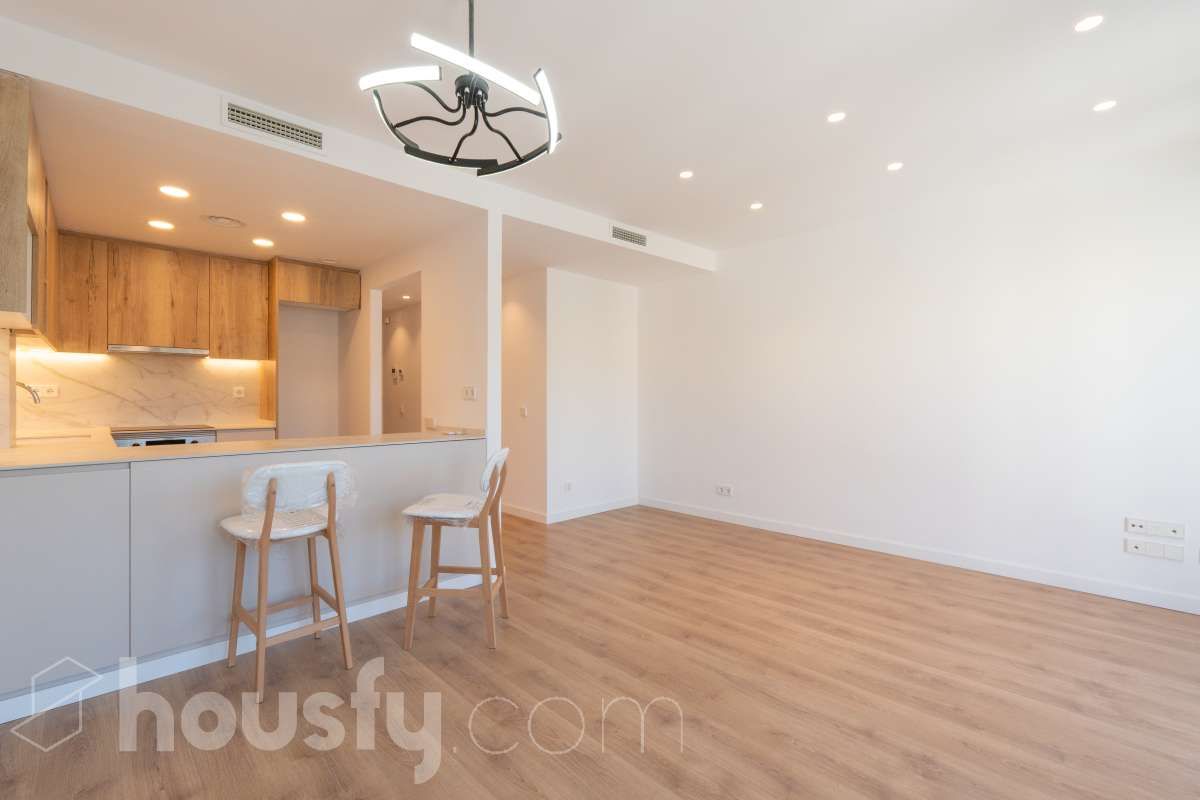 Living room of Duplex for sale in Vilanova i la Geltrú  with Air Conditioner, Heating and Parquet flooring