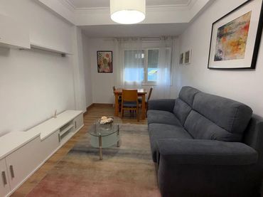 Flat with balcony to rent in Centro