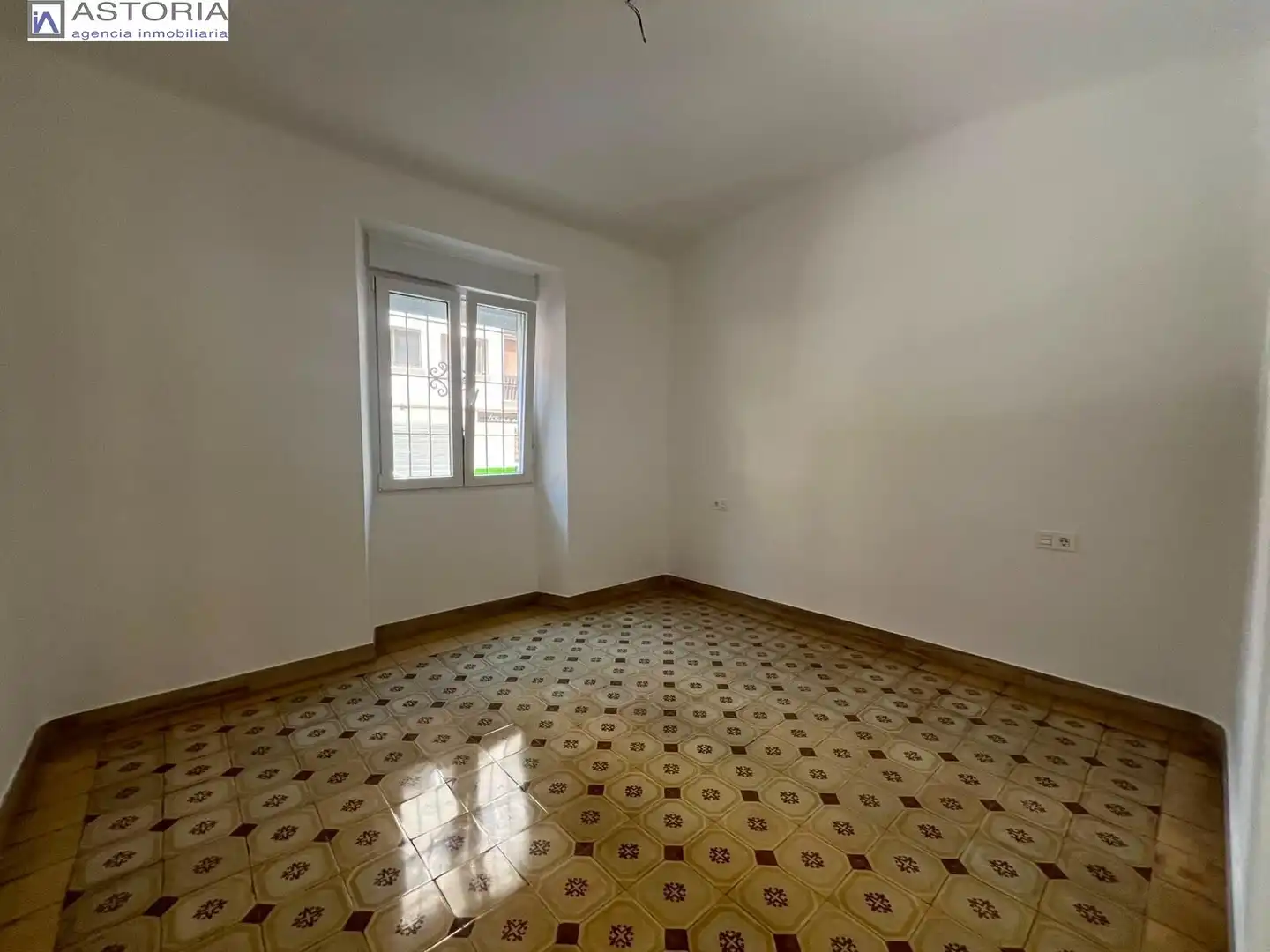 Wohnung zur Miete in Calle Calle Pintor Rodríguez Acosta, Camino de Ronda