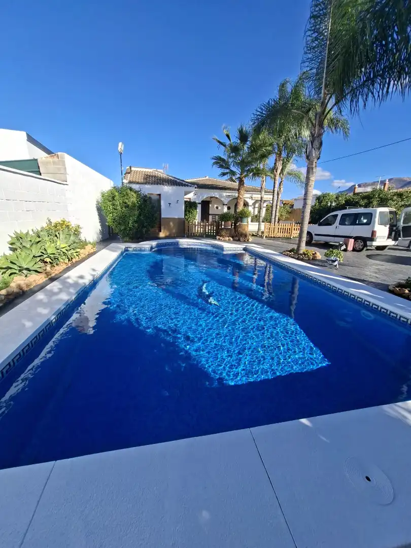 Piscina de Casa o chalet de alquiler en Alhaurín El Grande con Aire acondicionado, Jardín privado y Terraza