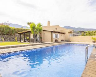 Vista exterior de Casa o xalet en venda en Arafo amb Aire condicionat, Jardí privat i Terrassa