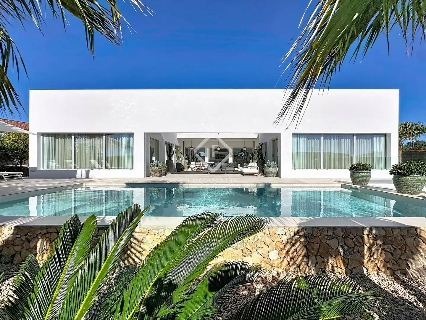 Vista exterior de Casa o xalet en venda en Sant Lluís amb Aire condicionat, Calefacció i Jardí privat