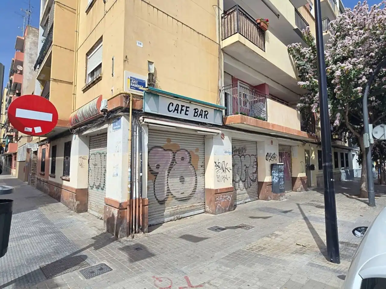 Vista exterior de Local de alquiler en Valencia